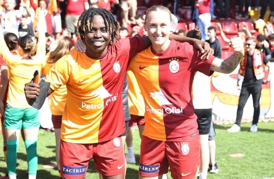 Turkcell Kadın Futbol Süper Ligi'nde Kıyasıya Yarış Sürüyor