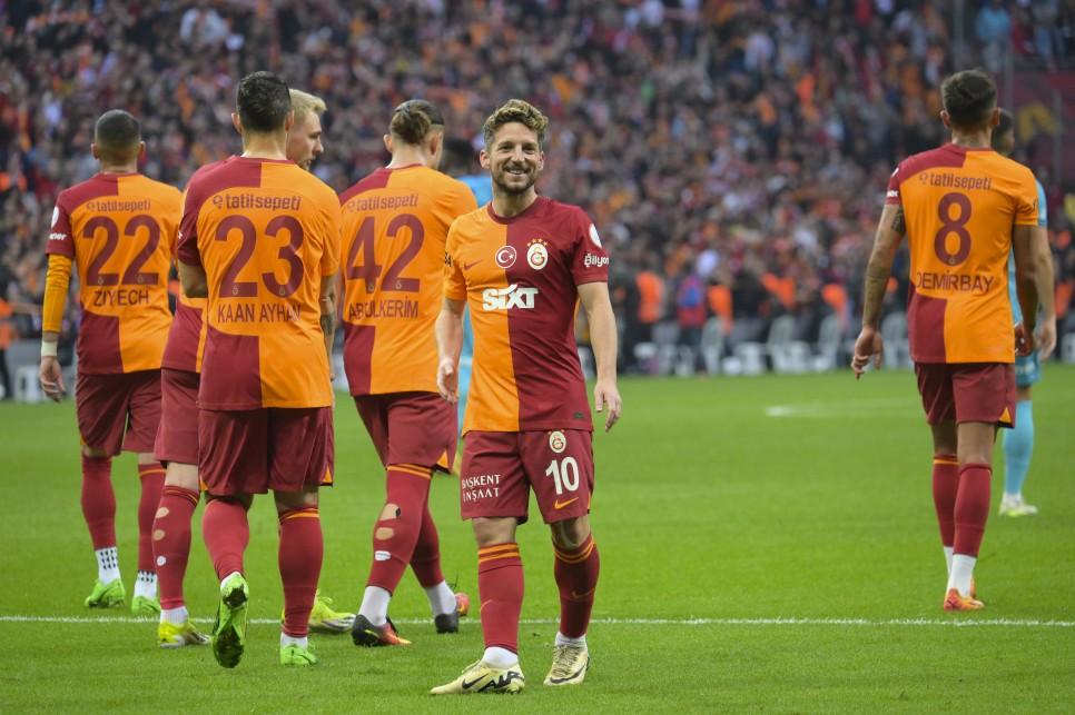 Galatasaray'da 3 Yıldız Liderliği Getirdi!